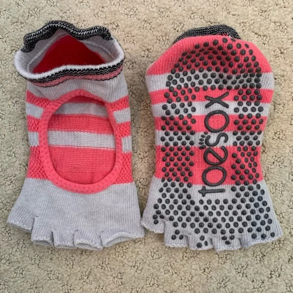 Pilates/Yoga socks - Picture 3 of 3